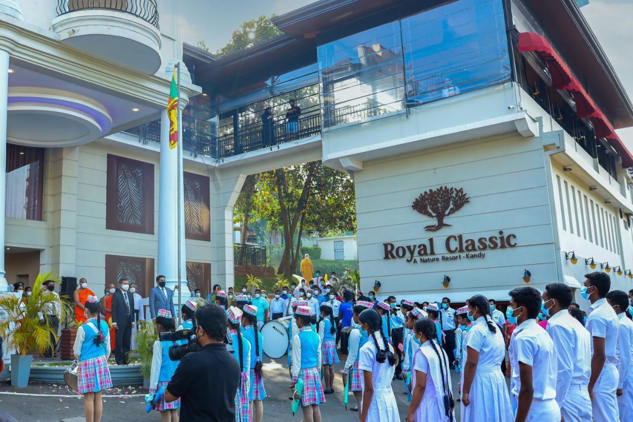 Royal Classic Resort 康提 外观 照片